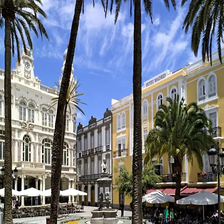 In Palmas De Gran Canaria * Las Palmas de Gran Canaria
